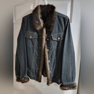Like New-Vintage Dennis Basso's denim jacket. Has brown Fur Lining- Size M